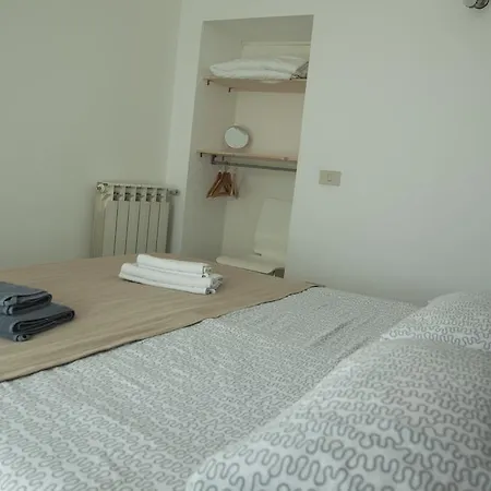 Break And Bed Bed & Breakfast 2*