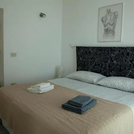 Break And Bed Bed & Breakfast 2*